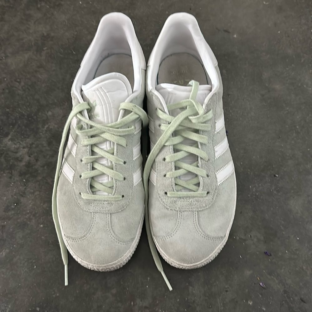 Gazelle adidas in a mint color. Size 6 in mens. 8 in women.